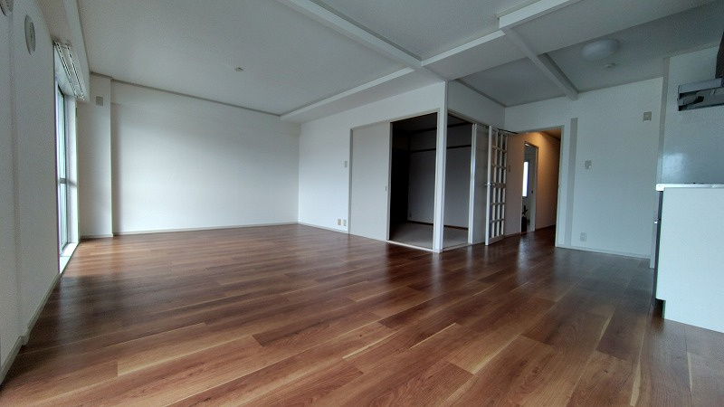 箕面市半町３丁目の賃貸マンションの居間・リビング