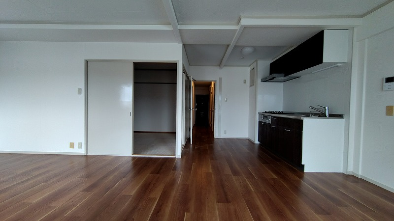 箕面市半町３丁目の賃貸マンションの居間・リビング