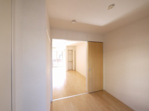 ルナ　ヒルズの洋室|使い勝手のいい洋室です