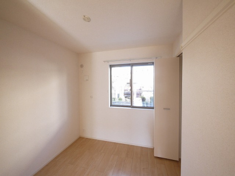 ルナ　ヒルズの洋室|ゆったりした洋室です