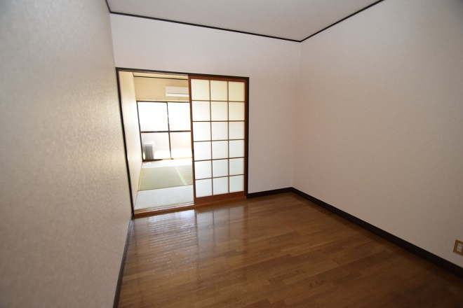 ラフィーヌケインの洋室|ゆったりした洋室です