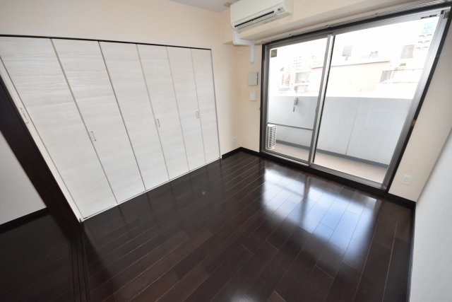 ベルフォーレ　イガの洋室