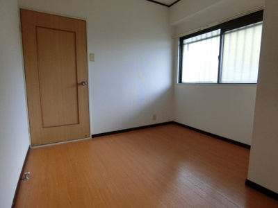 【寝室】 | サンハイティ室谷
