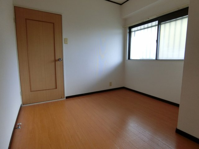 【寝室】 | サンハイティ室谷