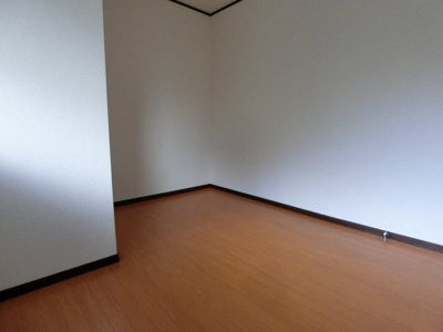 【洋室】 | サンハイティ室谷