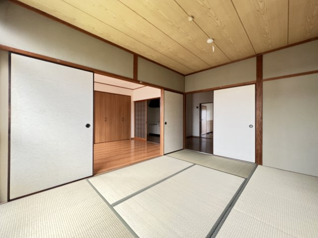 【和室】 | ジョイフル田隈 | 和室には暖かい光が差し込みます。