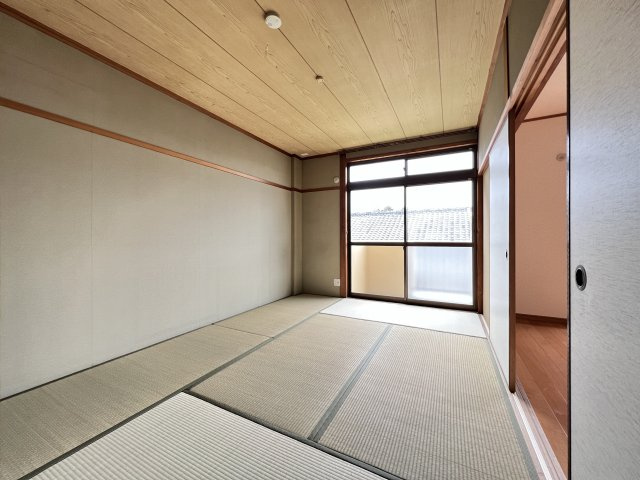 【和室】 | ジョイフル田隈 | 和室には暖かい光が差し込みます。