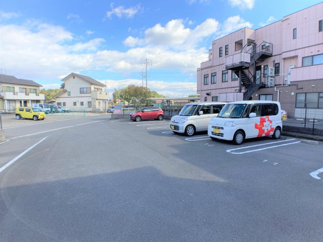 エスポワールⅡの駐車場