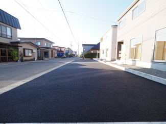 【前面道路含む現地写真】