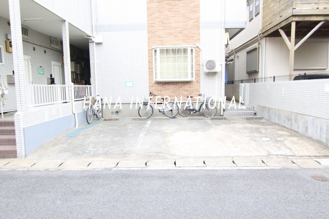 第1コーポラスの駐車場