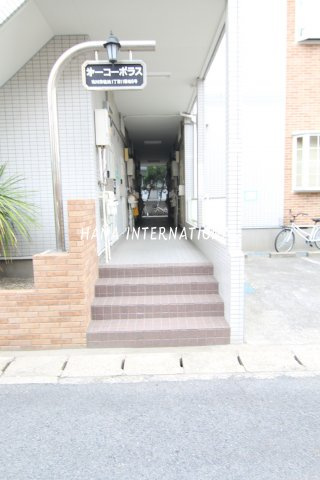 第1コーポラスのエントランス