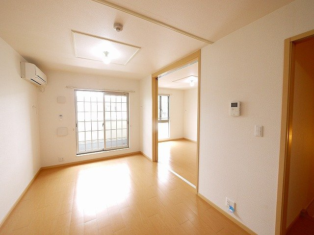 フレイズ　Ⅰの居間・リビング|こちらの居間で趣味の時間をお楽しみください