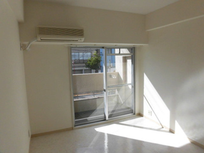 【居間・リビング】 | ダイドーメゾン上新庄 | 一人で住むのにちょうどいい広さです