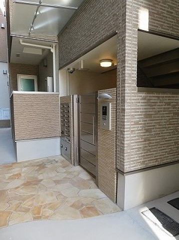 フジパレス吉田本町Ⅲ番館のエントランス