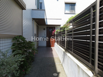 【エントランス】 | ラシーネヴァリエ福島