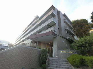 【外観】 | 総戸数４１戸、１９９７年８月築、管理人は日勤勤務につき管理体制良好です♪
