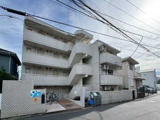 【外観】 | 小田急線「読売ランド前」駅まで徒歩7分！便利な立地の4階建てマンションです♪通勤通学はもちろん、お買い物やお出かけにもGood☆
