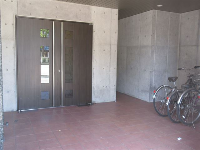 ティーブロッサムのエントランス|ティーブロッサム