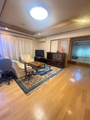 都城市庄内町の中古一戸建の居間・リビング