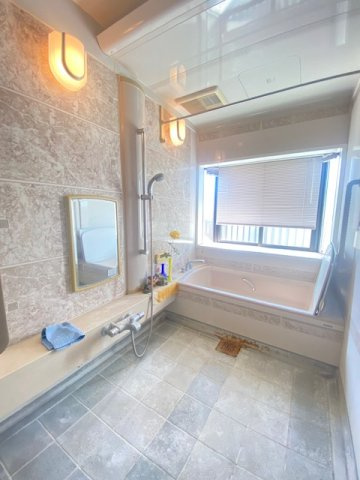 都城市庄内町の中古一戸建の浴室