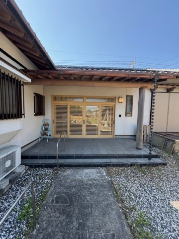 都城市庄内町の中古一戸建の駐車場