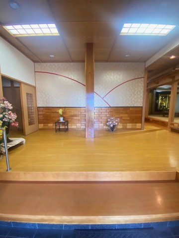 都城市庄内町の中古一戸建の玄関