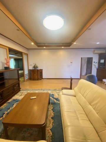 都城市庄内町の中古一戸建の居間・リビング