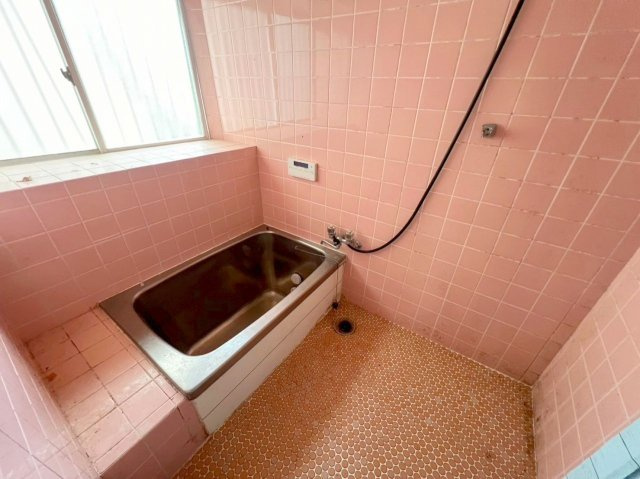 和歌山市田尻・中古戸建・112758の浴室