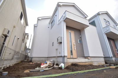 【外観】 | 昭島市上川原町　新築戸建 | 太陽の恩恵を存分に受けられる邸宅。住まうご家族の心地よさを最優先した意匠をご体感下さい。