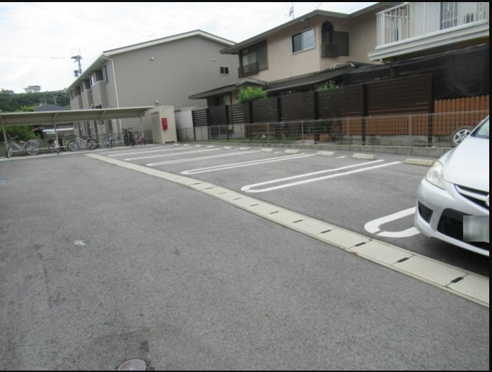 ディアコートやまがの駐車場|駐車スペースもあります