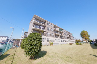【外観】 | 敷地内共用部や建物は管理組合で修繕を実施しています。
清潔感があり、管理体制の良さが感じられます。