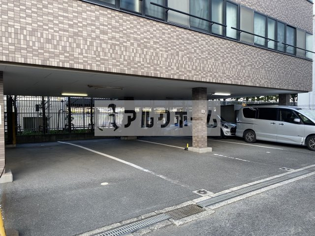 ツツミレジデンスの駐車場|ツツミレジデンス　セキュリティ