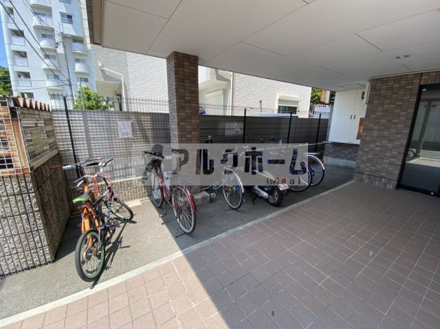 ツツミレジデンスのその他共用部分|ツツミレジデンス　エントランス　駐輪場