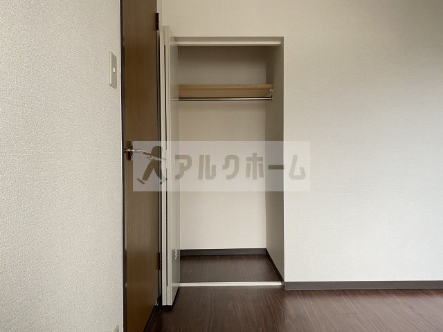ハイグレード高井田の収納|ハイグレード高井田　洋室②　クローゼット