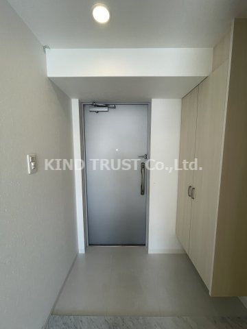 RIVER PARK FRONT 天神橋の玄関|落ち着いた玄関です