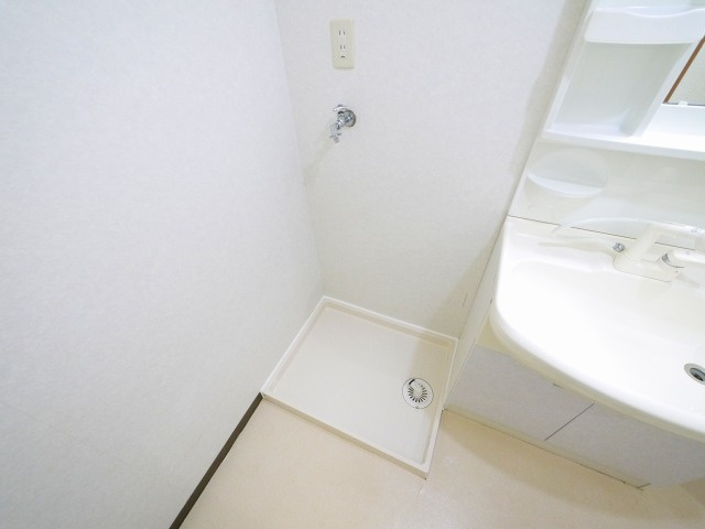 なら南新町マンションの設備|嬉しい室内洗濯機置き場があります。