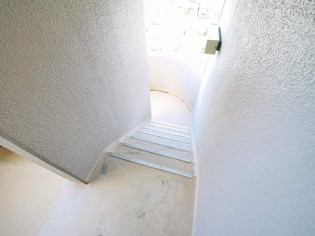 なら南新町マンションのその他共用部分|共用階段