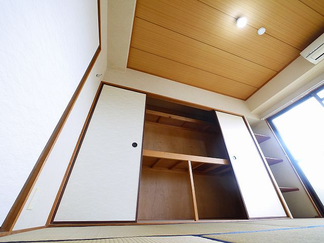 なら南新町マンションの収納|便利な収納スペースです