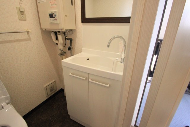 STUDIO NAGASEの独立洗面台