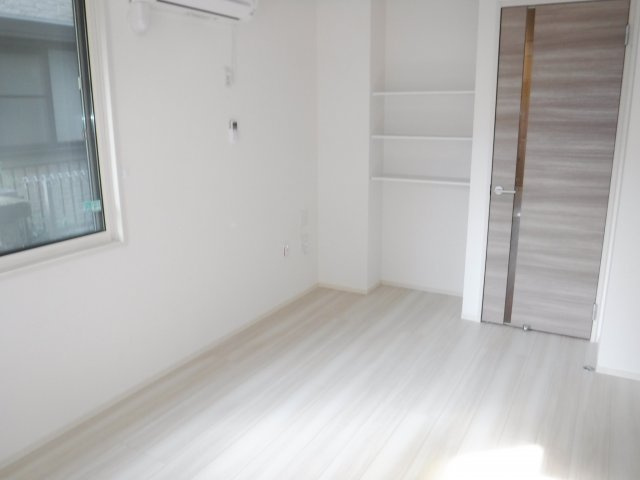 Ｄ－ｒｏｏｍ塚越の洋室