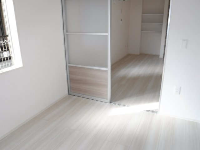Ｄ－ｒｏｏｍ塚越の洋室