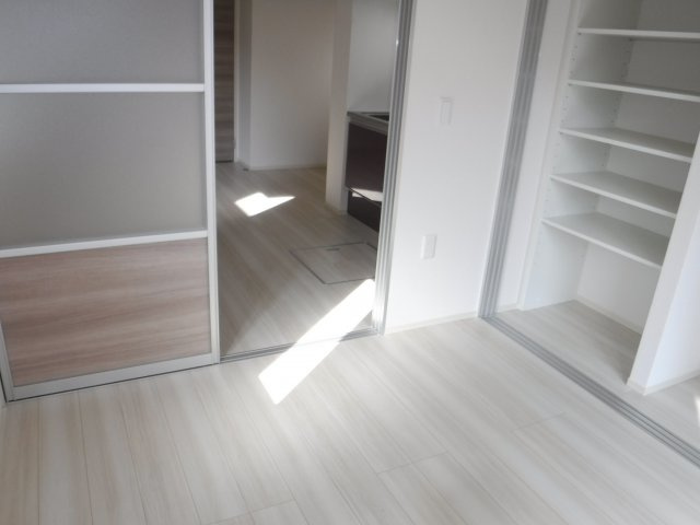 Ｄ－ｒｏｏｍ塚越の洋室