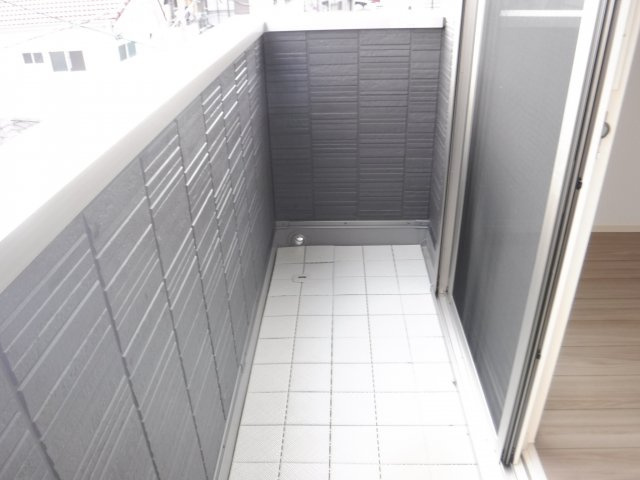 Ｄ－ｒｏｏｍ塚越のバルコニー