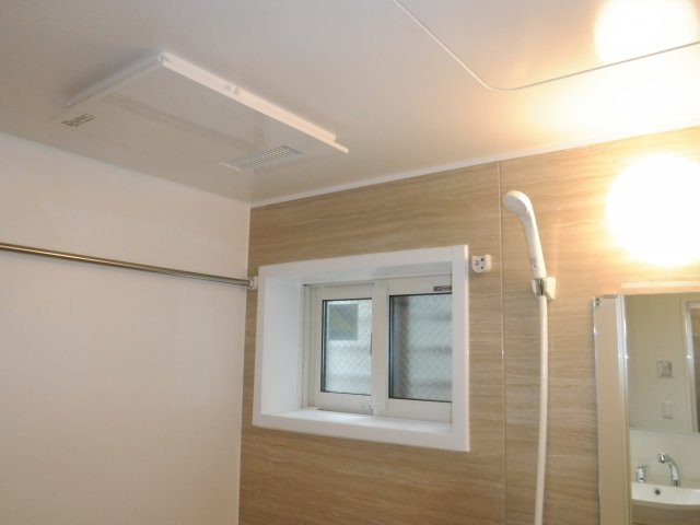 Ｄ－ｒｏｏｍ塚越の浴室