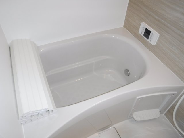 Ｄ－ｒｏｏｍ塚越の浴室