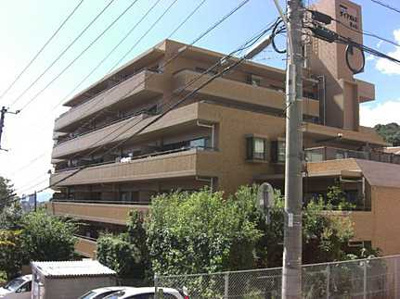 【外観】 | ダイアパレス光が丘 | 【2021年10月リフォーム工事完成 !】
間取図では分からない広さや明るさ，資料には
記載されていない情報があります。
ぜひ、現地を見られる事をお勧めいたします！