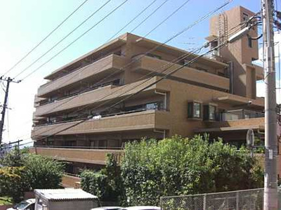 【外観】 | ダイアパレス光が丘 | 【2021年10月リフォーム工事完成 !】
間取図では分からない広さや明るさ，資料には
記載されていない情報があります。
ぜひ、現地を見られる事をお勧めいたします！