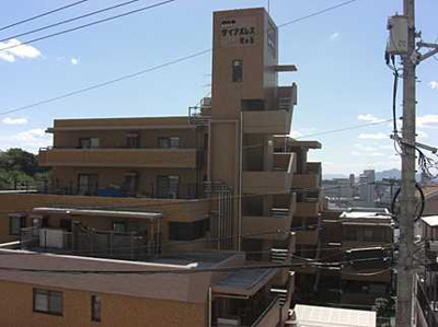 【外観】 | ダイアパレス光が丘 | 【2021年10月リフォーム工事完成 !】
間取図では分からない広さや明るさ，資料には
記載されていない情報があります。
ぜひ、現地を見られる事をお勧めいたします！