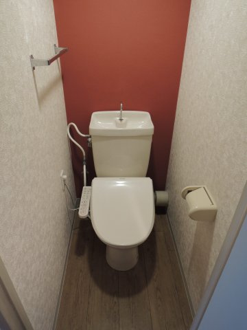 ジュネス桜ヶ丘のトイレ|温水洗浄便座付き【ジュネス桜ヶ丘】