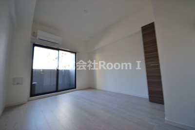 【居間・リビング】 | S-RESIDENCE天満Gracis | こちらのリビングで趣味の時間をお楽しみください